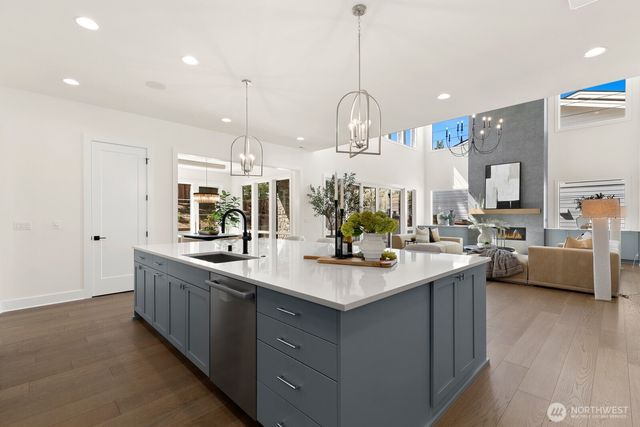 15045 SE 45th Place, Bellevue, WA 98006