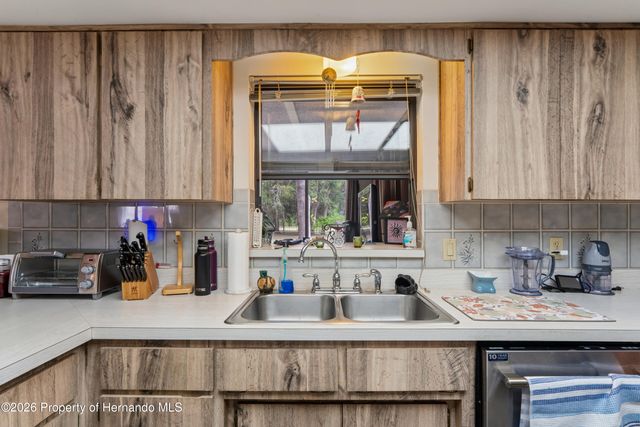 1904 W Belgrade Drive, Citrus Springs, FL 34434