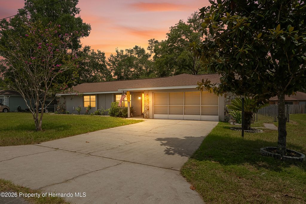 1904 W Belgrade Drive, Citrus Springs, FL 34434