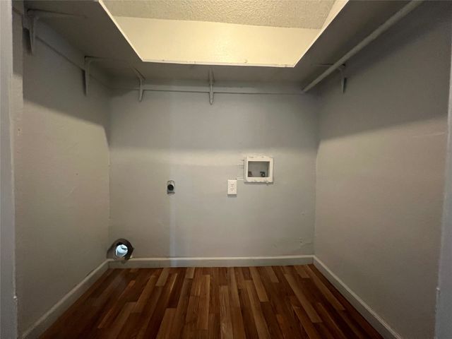 2722 Locust Avenue, Dallas, TX 75216
