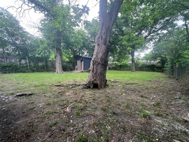 2722 Locust Avenue, Dallas, TX 75216