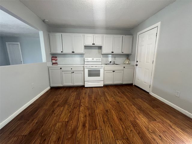2722 Locust Avenue, Dallas, TX 75216