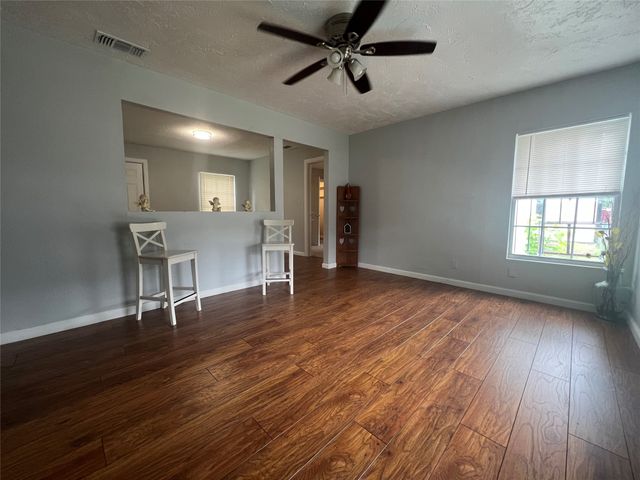 2722 Locust Avenue, Dallas, TX 75216