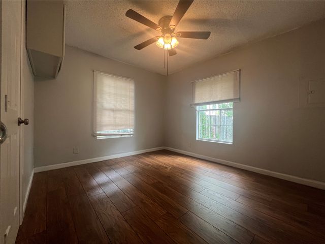 2722 Locust Avenue, Dallas, TX 75216