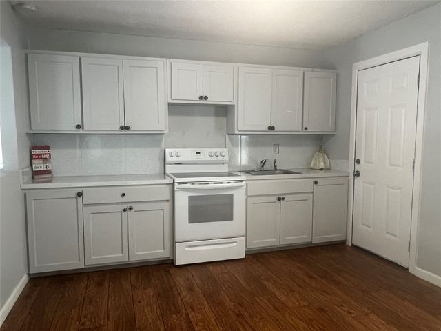 2722 Locust Avenue, Dallas, TX 75216