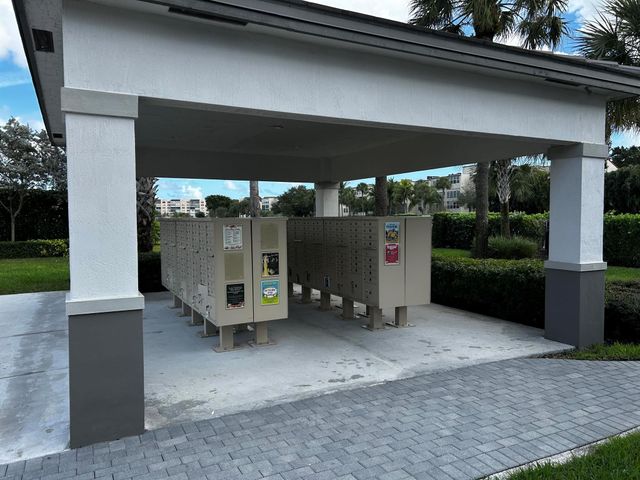 7053 Peters Lane, Delray Beach, FL 33446