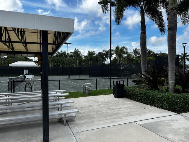 7053 Peters Lane, Delray Beach, FL 33446