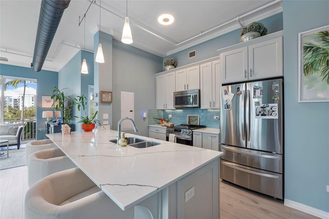 313 NE 2nd Street 204, Fort Lauderdale, FL 33301