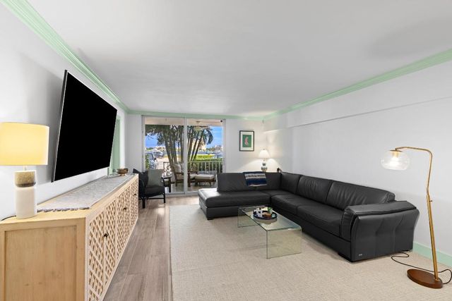 917 N Flagler Drive 108, West Palm Beach, FL 33401