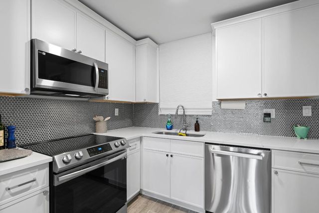 917 N Flagler Drive 108, West Palm Beach, FL 33401