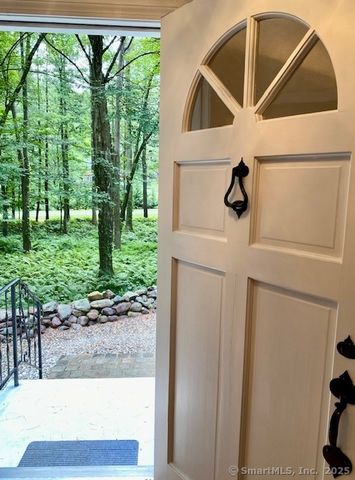 129 Forge Drive, Avon, CT 06001