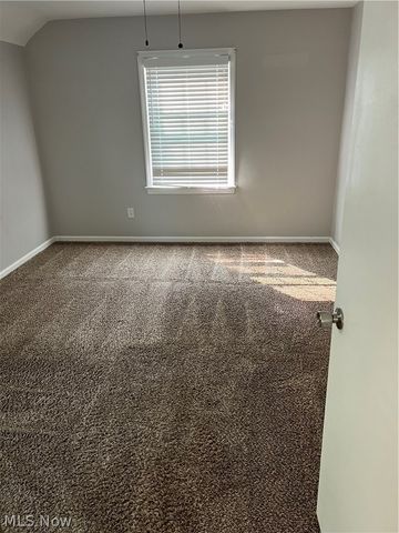 6070 Maplecliff Drive, Parma Heights, OH 44130