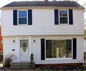6070 Maplecliff Drive, Parma Heights, OH 44130