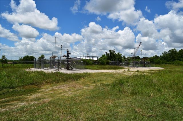 5350 N Highway 35, Pearland, TX 77511