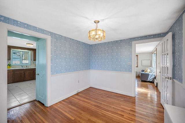 33 Pratt Street, Tewksbury, MA 01876