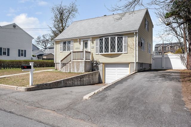 33 Pratt Street, Tewksbury, MA 01876