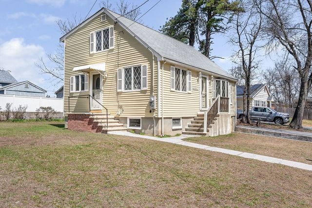 33 Pratt Street, Tewksbury, MA 01876