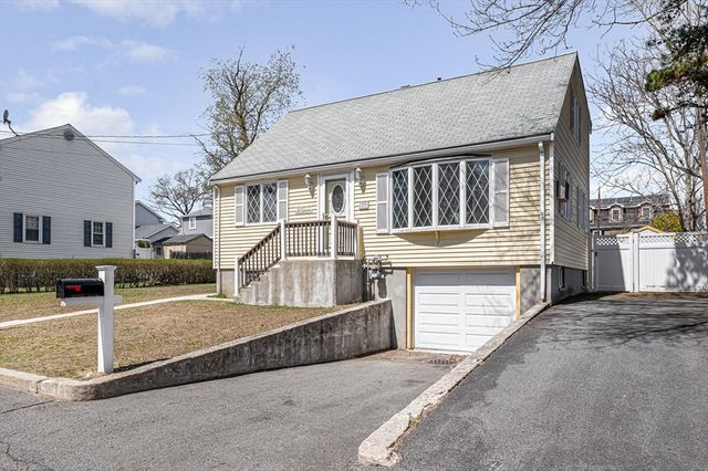 33 Pratt Street, Tewksbury, MA 01876