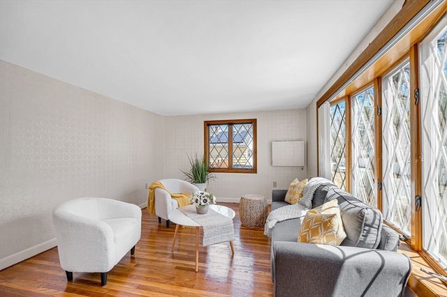 33 Pratt Street, Tewksbury, MA 01876