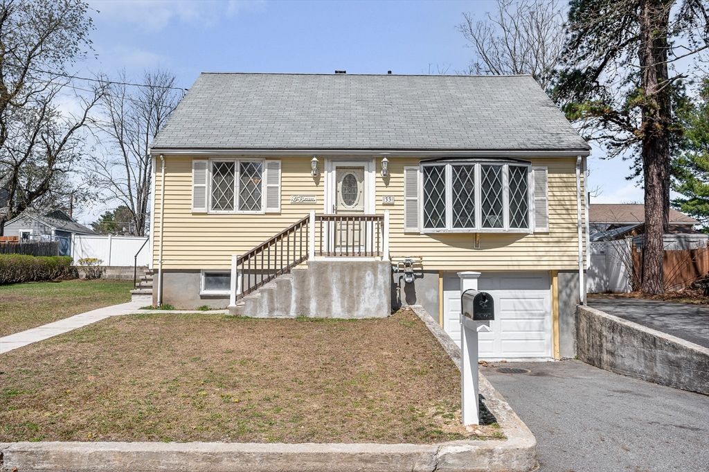 33 Pratt Street, Tewksbury, MA 01876