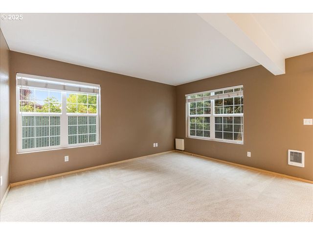 1094 S PENNINGTON Dr, Newberg, OR 97132