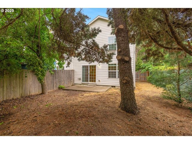 1094 S PENNINGTON Dr, Newberg, OR 97132