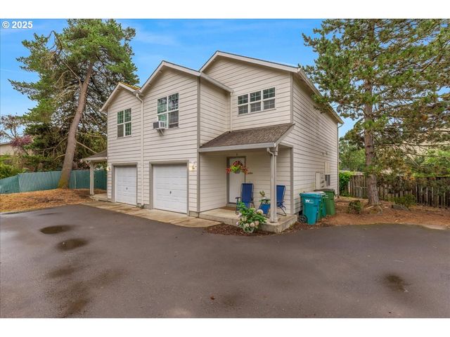 1094 S PENNINGTON Dr, Newberg, OR 97132