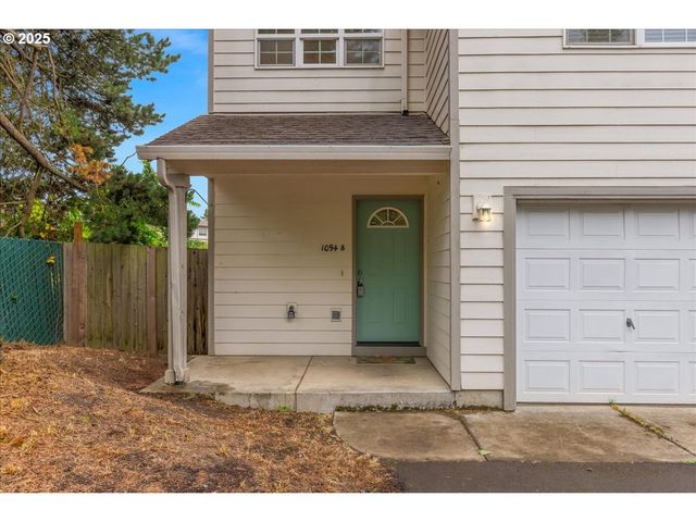 1094 S PENNINGTON Dr, Newberg, OR 97132