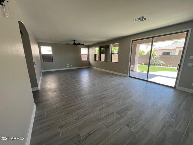7521 W SOUTHGATE Avenue, Phoenix, AZ 85043