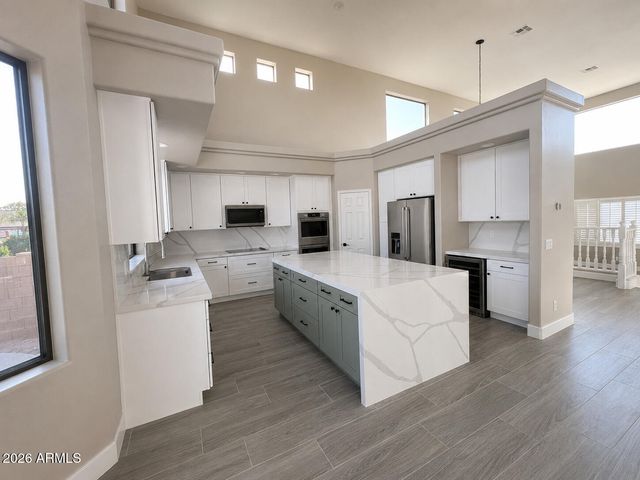 7521 W SOUTHGATE Avenue, Phoenix, AZ 85043