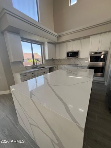 7521 W SOUTHGATE Avenue, Phoenix, AZ 85043