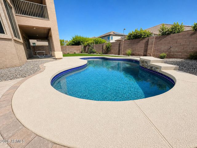 7521 W SOUTHGATE Avenue, Phoenix, AZ 85043
