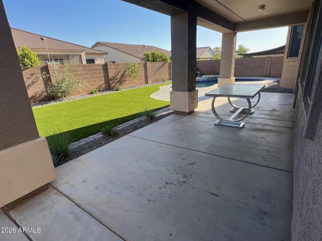 7521 W SOUTHGATE Avenue, Phoenix, AZ 85043