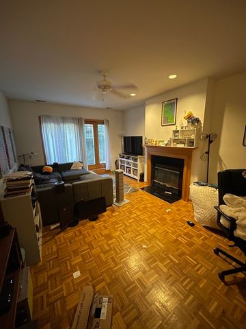 4233 N Kenmore Avenue GN, Chicago, IL 60613