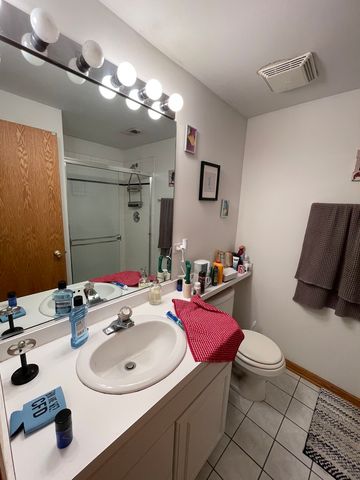 4233 N Kenmore Avenue GN, Chicago, IL 60613