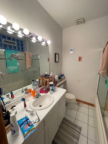 4233 N Kenmore Avenue GN, Chicago, IL 60613