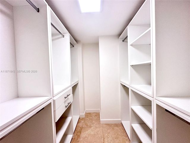3301 N Country Club Drive 410, Aventura, FL 33180