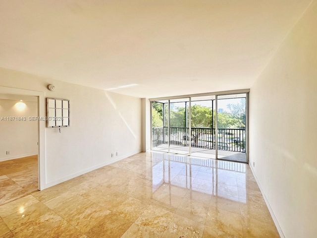 3301 N Country Club Drive 410, Aventura, FL 33180