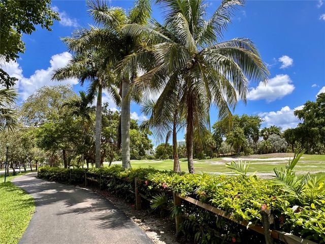 3301 N Country Club Drive 410, Aventura, FL 33180
