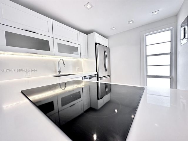 3301 N Country Club Drive 410, Aventura, FL 33180