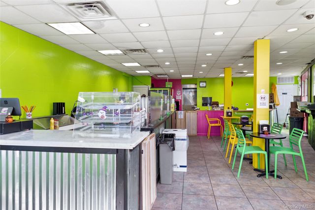 80 Bayville Avenue, Bayville, NY 11709