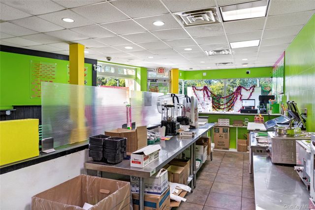 80 Bayville Avenue, Bayville, NY 11709