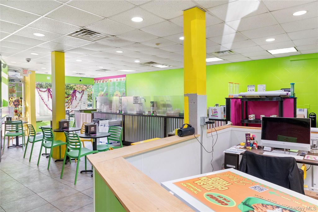 80 Bayville Avenue, Bayville, NY 11709