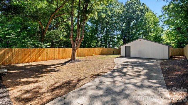 1215 Wilson W Lee Boulevard, Statesville, NC 28677