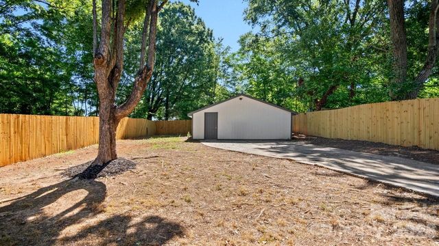 1215 Wilson W Lee Boulevard, Statesville, NC 28677