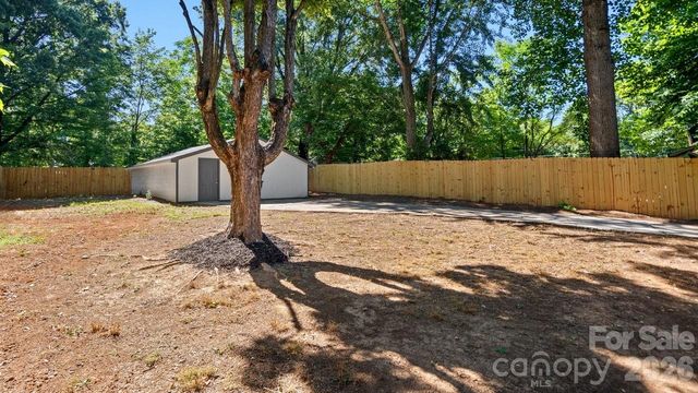 1215 Wilson W Lee Boulevard, Statesville, NC 28677