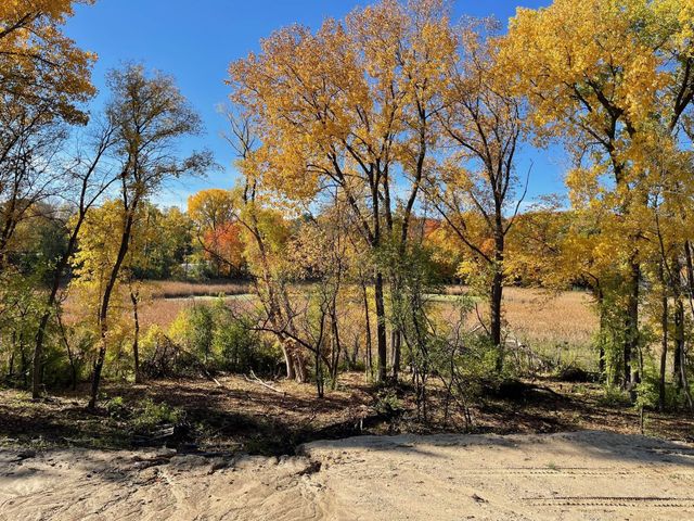 20472 Radisson Road, Shorewood, MN 55331