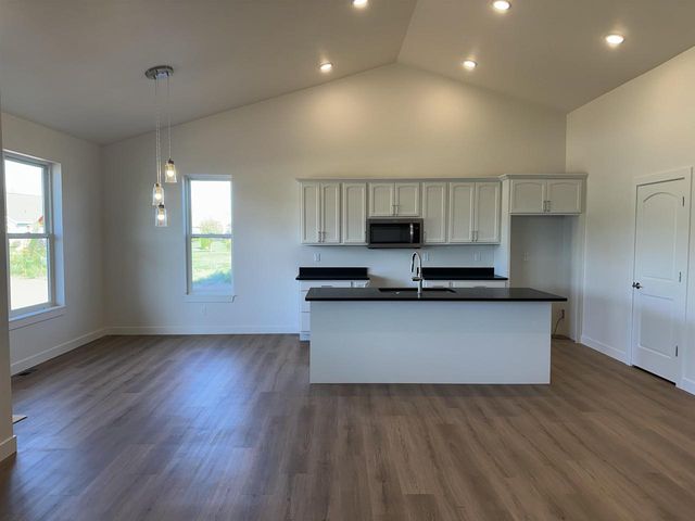 920 CLOVER COURT, Menasha, WI 54952