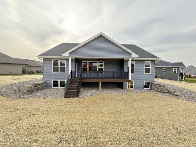 920 CLOVER COURT, Menasha, WI 54952