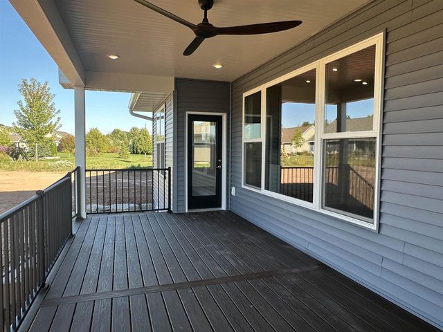 920 CLOVER COURT, Menasha, WI 54952